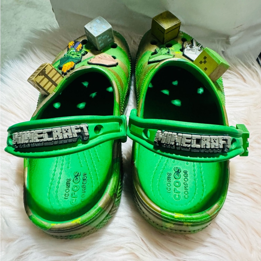 Minecraft Crocs - Picture 2 of 2